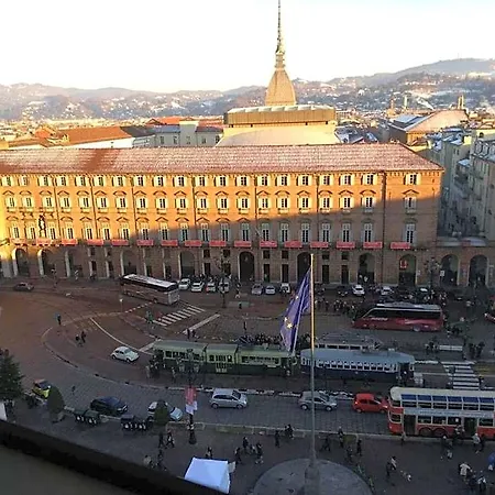 Nonpertutti Piazza Castello Senior And Families Torino