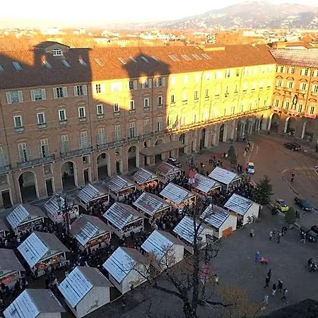 Nonpertutti Piazza Castello Senior And Families Szálloda